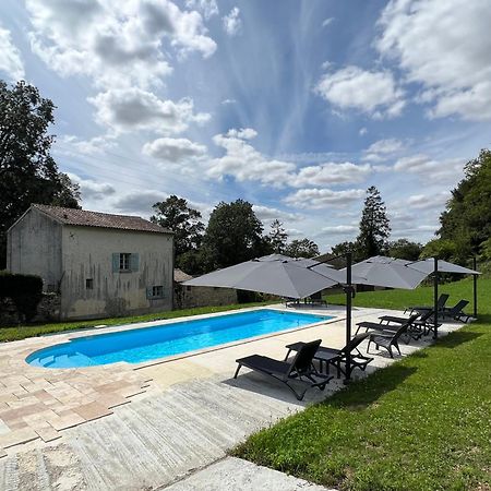 Chateau Des Loups - Les Cypres Echire Exterior foto