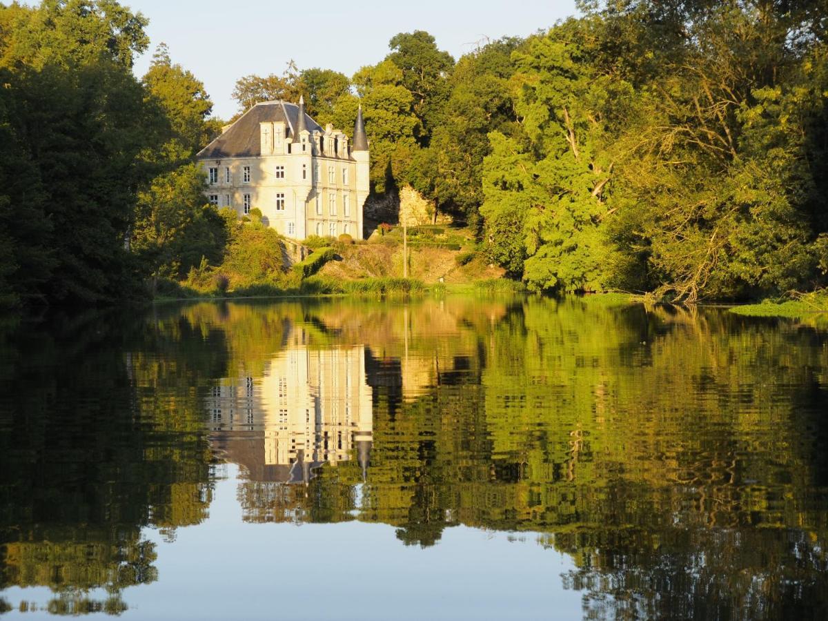 Chateau Des Loups - Les Cypres Echire Exterior foto
